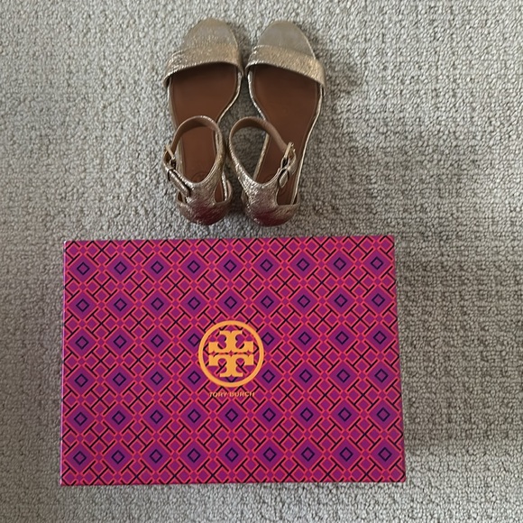euc tory burch savannah wedge sandal - Picture 10 of 12